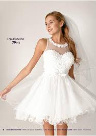 La robe de mariage civil, ou comment être une mariée élégante sans trop de dentelle, de boutons, de pierres précieuses et de décorations superflues qui vous font paraître plutôt comme une princesse de disney que comme beaucoup de modèles vous pouvez trouver sur la page de robeme et tati. Tati Mariage Collection 2018 Valable Du 15 11 2017 Au 31 12 2018 Look Book