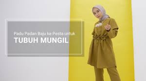 Nggak heran saat di panggung, tiga member ini kelihatan mirip, soalnya tinggi mereka sama sih. Padu Padan Baju Ke Pesta Untuk Tubuh Mungil Youtube