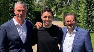 Jubilee general (2015), de slimste mens ter wereld (2003) and the one man show (2009). Samir Nasri Evoque Son Arrivee A Anderlecht Edition Digitale De Charleroi