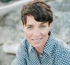 Maureen Bradley's Instagram, Twitter & Facebook