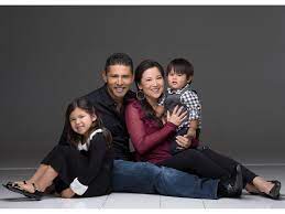 Chroma Family Portrait Poses Studio Family Portraits Family Photo Pose