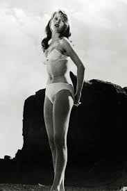 These pics of young dolly parton will make you nostalgic. Die Geschichte Des Bikini Jetzt Im Vogue Lexikon Lesen Vogue Germany