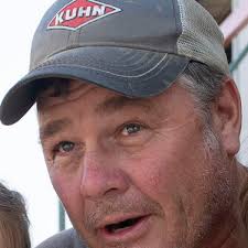 Iowa farmers being courted by global solar companies; government officials  weigh new rules