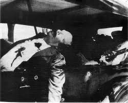 La obra entre pancho villa y una mujer desnuda, de sabina berman, vuelve para exponer la desigualdad entre hombres y. Pin On Personal