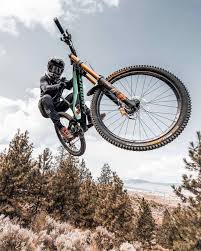 Knucks Repos In 2020 Downhill Mountainbike Enduro Fahrrad Mountainbiker