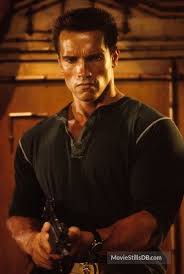 Commando Publicity Still Of Arnold Schwarzenegger In 2020 Arnold Schwarzenegger Movies Arnold Movies Arnold Schwarzenegger