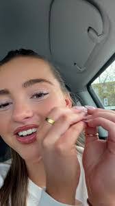 Abby Snook's Instagram, Twitter & Facebook