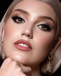 ✨How gorgeous you are @anastasiyavogue Photography @biancaprietobeauty  Makeup @biancaprietomakeup #gorgeous #amazing #glitter #makeupideias #uk  #beauty