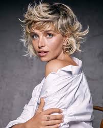 If you want to change yourself into a new hair style in the new season, then consider the short hair style to let you welcome the coming of spring fresh and refreshing, no, it doesn't matter. Epingle Sur La Beaute