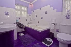 Explore the following feelings your towel colors may convey: 20 Of The Most Fascinating Purple Bathroom Designs