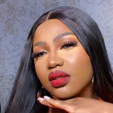 Eunice Zunon se bagare avec un apprenti