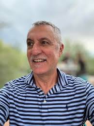 Introduction of a gay artist in Tucson area