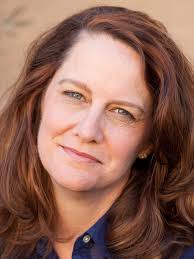 Kelly Carlin's Instagram, Twitter & Facebook