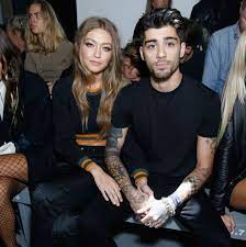 جيجي حديد تتكلم عربي لمجلة vogue العربية مترجم. Ø¬ÙŠØ¬ÙŠ Ø­Ø¯ÙŠØ¯ Ø­Ø§Ù…Ù„ Ù…Ù† Ø²ÙŠÙ† Ù…Ø§Ù„Ùƒ Ø¨Ø¹Ø¯ Ø¹ÙˆØ¯Ø© Ø§Ù„Ø«Ù†Ø§Ø¦ÙŠ Ø¥Ù„Ù‰ Ø¨Ø¹Ø¶Ù‡Ù…Ø§ Ø§Ù„Ø¨Ø¹Ø¶ Ù‡Ø§Ø±Ø¨Ø±Ø² Ø¨Ø§Ø²Ø§Ø±