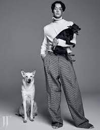 strike a pose 韓國版 w 雜誌邀請貓咪和狗狗一起時尚入鏡 the femin korean male models male models poses poses