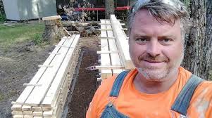 With no loans or credit cards, I built this 100% off grid homestead in the  mountains of Tennesse. I have solar power as well as 2 generators. I have a  natural flowing