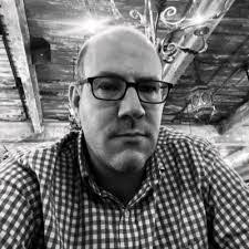 Max Goss's Instagram, Twitter & Facebook