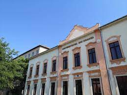 Viitorii constructori, educați la universitatea din oradea, au spus „adio anilor de studenție, joi, 15 iulie 2021, în generosul decor al cetății. Vino Sa Fii Studentul Nostru Tot Ce Trebuie Sa Stii Despre Admiterea