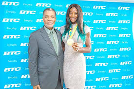She was the 400 metres olympic champion in 2016 a. Shaunae Miller Uibo Facebook