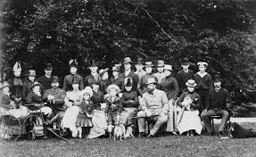Membros Das Familias Reais Dinamarquesas Russas E Britanicas No Exterior Em Fredensborg Slot Em 1888 Tsar Nicholas Ii Maria Feodorovna The Royal Collection
