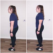Suboptimal Posture VS Optimal Posture Suboptimal = 👎Hunched back 👎Rounded  shoulders 👎Forward head Optimal = 👍Straight upper & lower back 👍Head in  a neutral position 👍Shoulders aligned with knees (you can check