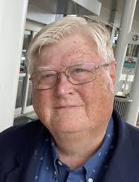 Mark Howell's Instagram, Twitter & Facebook