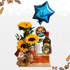 Os damos 12 ideas de regalos para el día del padre. Ancheta Girasoles Y Licor Regalos Para El Dia Del Padre Pedido Con Un Dia De Anticipacion