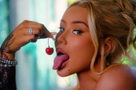 How Rapper Iggy Azalea Is Making Money On OnlyFans
