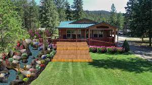 The farmhouse décor style is homey, warm and welcoming. Gardenpuzzle Project Backyard 2021