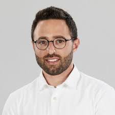 Ben Flohr's Instagram, Twitter & Facebook