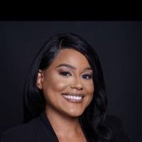 Heather Gist's Instagram, Twitter & Facebook