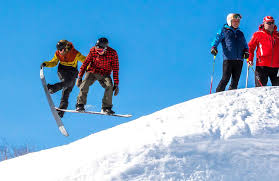 фотографии снега и льда в природе на улицах города V Solnechnoj Doline Solnechno Rossiya Foto Ural Yuzhnyjural Chelyabinsk Russia Chelyabinsk Chel Che Surovyjchelyabinsk Ural Photo Sn Lyzhi Snoubord I Sneg