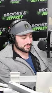 This is, by far, the best parody song Young Jeffrey has ever done in an old  man voice. Instead of Justin Bieber's "Peaches" it's Young Jeffrey's "I  Sit...