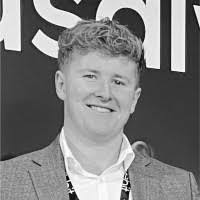 John Vause's Instagram, Twitter & Facebook