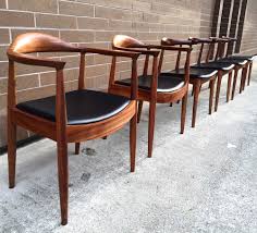 Its thin frame offers up extra legroom for family meals and cocktail parties alike. Hans Wegner Styled Mid Century Dining Chairs Mid And Mod