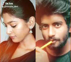 Un Paarvaiyil Oraaiyiram