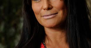 Para viver stripper em 'Pecado Mortal', Carla Cabral perde 11 kg