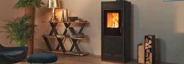 Les poêles à granulés sont efficaces mais ce qui dérange souvent c'est l'esthétique qui n'est pas très développé. Poeles Mixtes Poeles Granules Ou A Bois Cheminees Seguin