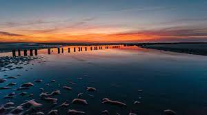 Wattenmeer n (genitive wattenmeeres or wattenmeers, plural wattenmeere). Wattenmeer In Niedersachsen