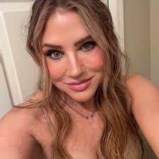 Joanne Scriven's Instagram, Twitter & Facebook