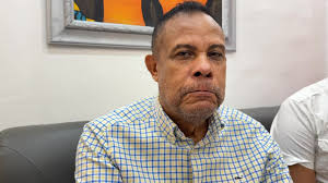 Trabajar junto al Dr. Leonel Fernández siempre ha sido un privilegio y una  escuela de vida. Pocas figuras públicas, después de haber sido tres veces  Presidente de la República Dominicana, conservan la