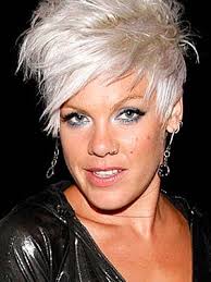 Peoplequiz Biography Pink In 2020 Pink Singer Short Hair Styles Pink Hair