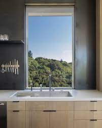 Even something as neglected as the kitchen sinks can look glamorous. 20 Stylish Kitchen Sink Setups