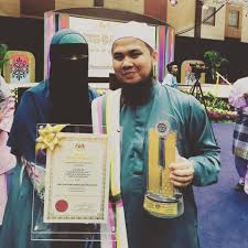Luluh menangis rasa hati melihat kezaliman manusia yang zalim. Biodata Ustaz Ebit Lew Insan Yang Banyak Menyantuni Masyarakat Dengan Hikmah Kisah Kehidupan