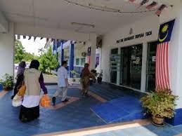 Ketua polis dhading, superintendan rabindra regmi, berkata suspek, raju pariyar, membawa kepala milik mangsa lelaki berumur 65 tahun yang dibunuhnya ke balai itu khamis lalu. Ydp Pas Alor Gajah Bersama Jprd Machap Edar Pek Makanan Ke Balai Polis Alor Gajah Berita Parti Islam Se Malaysia Pas