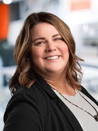 Amanda Deck's Instagram, Twitter & Facebook