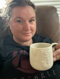 I always think to start out the day with something funny! Happy Friday  y'all! ☀️🎄🌊