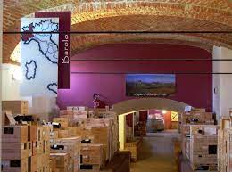 Det er oppført på unescos verdensmonumentliste. Banca Del Vino Turismo In Bra