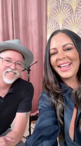 “21 Days” is out now!!! I wrote this song with @jtrottsky1 and  @melissafuller and it’s all about trying to break a habit. So… what habits  are you trying to break? #habits #21dayschallenge