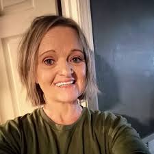 Poodle's unusual eating habits: preferring fruits and vegetables